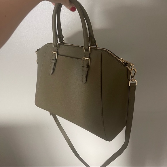 Green Michael kors purse - Picture 3 of 7